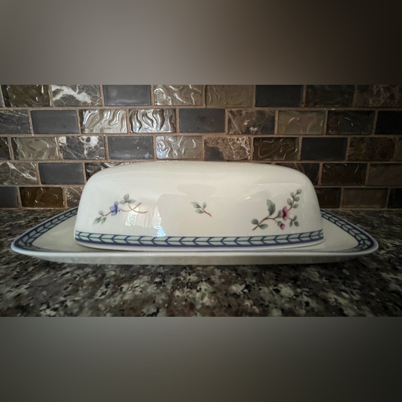 ONEIDA Fine Porcelain Butter 🧈 Dish - Picture 2 of 11